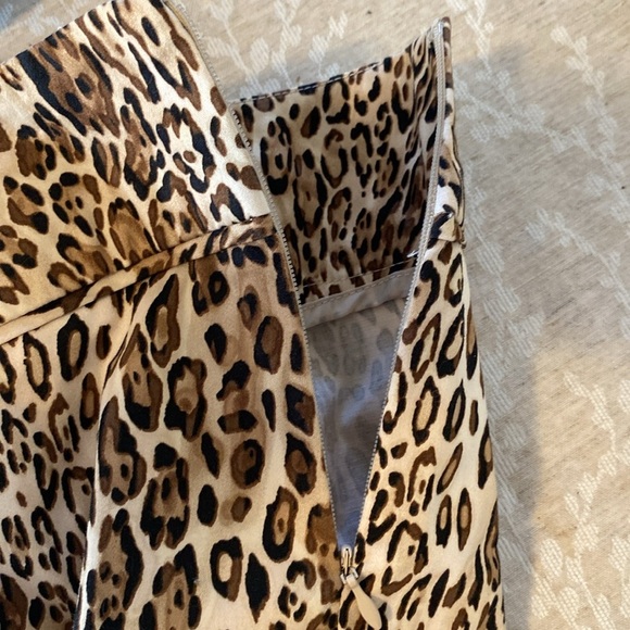 New York & Company Stretch Leopard Print A Line Pencil Skirt Women’s Size 10 - Picture 3 of 7